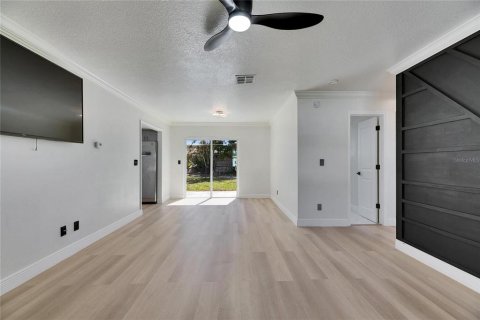 House in Apollo Beach, Florida 3 bedrooms, 107.4 sq.m. № 1526615 - photo 11