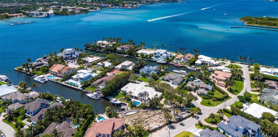 Villa ou maison à Ocean Ridge, Floride 4 chambres, 470.92 m2 № 1224561
