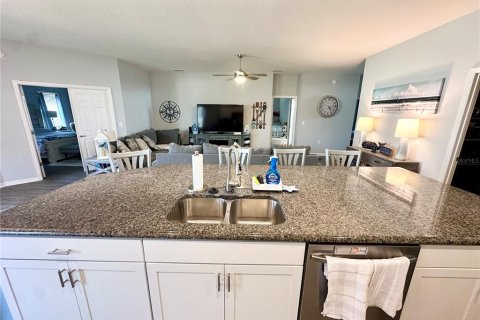 House in Winter Haven, Florida 4 bedrooms, 189.61 sq.m. № 1750021 - photo 13
