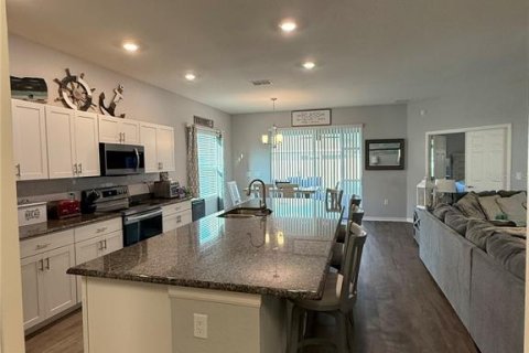 House in Winter Haven, Florida 4 bedrooms, 189.61 sq.m. № 1750021 - photo 10