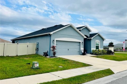 House in Winter Haven, Florida 4 bedrooms, 189.61 sq.m. № 1750021 - photo 2