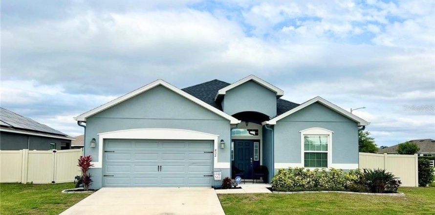 House in Winter Haven, Florida 4 bedrooms, 189.61 sq.m. № 1750021