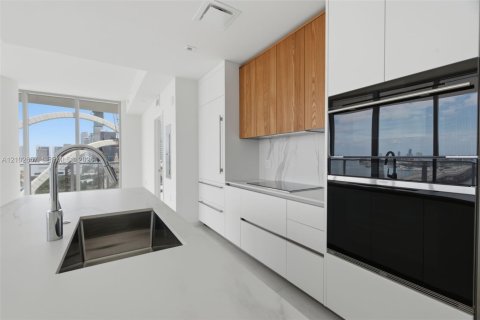 Copropriété à louer à Miami, Floride: 3 chambres, 175.59 m2 № 2407489 - photo 16