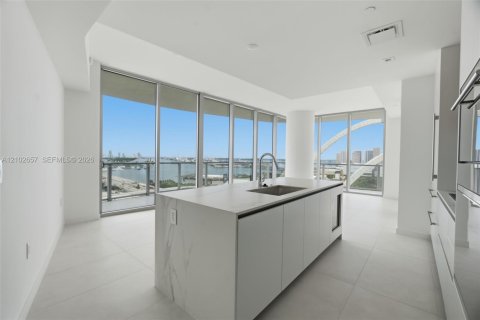 Copropriété à louer à Miami, Floride: 3 chambres, 175.59 m2 № 2407489 - photo 12