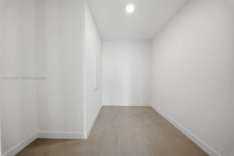 Copropriété à louer à Miami, Floride: 3 chambres, 175.59 m2 № 2407489 - photo 27
