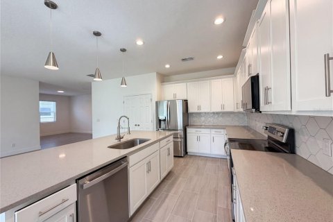 Casa en venta en Clermont, Florida, 4 dormitorios, 195.09 m2 № 2120086 - foto 2