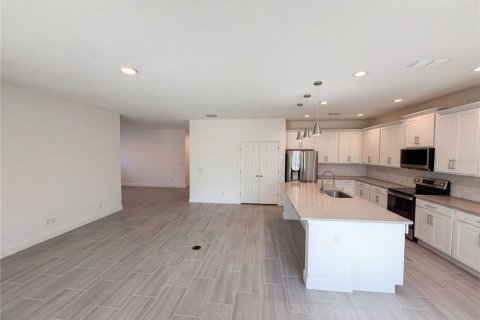 Casa en venta en Clermont, Florida, 4 dormitorios, 195.09 m2 № 2120086 - foto 11