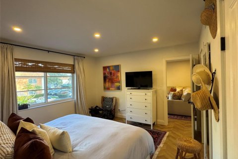 Condo in Wilton Manors, Florida, 1 bedroom № 2249989 - photo 16
