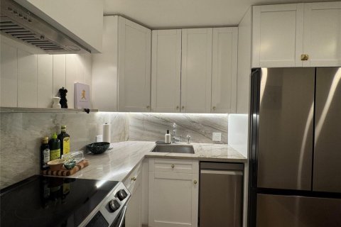 Condo in Wilton Manors, Florida, 1 bedroom № 2249989 - photo 6