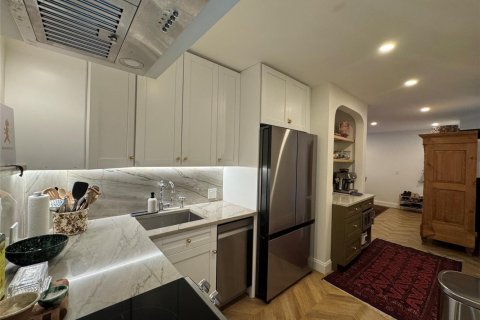 Condo in Wilton Manors, Florida, 1 bedroom № 2249989 - photo 9