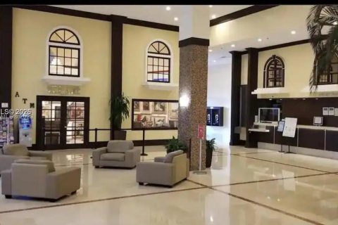 Condominio en venta en Sunny Isles Beach, Florida, 33.44 m2 № 2029069 - foto 5