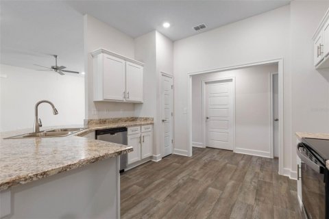 House in Palm Coast, Florida 4 bedrooms, 210.42 sq.m. № 1784549 - photo 8