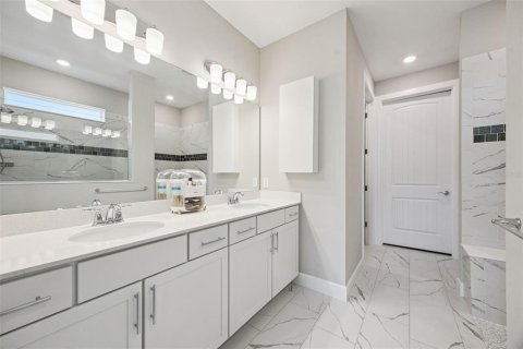 House in Winter Garden, Florida 4 bedrooms, 294.69 sq.m. № 2150831 - photo 30