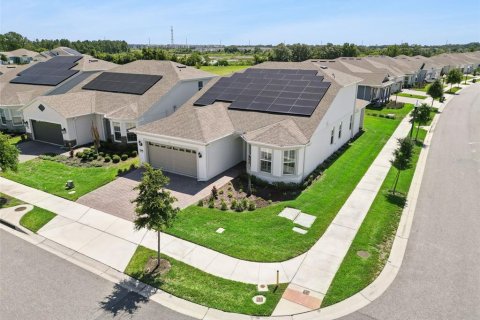 House in Winter Garden, Florida 4 bedrooms, 294.69 sq.m. № 2150831 - photo 2