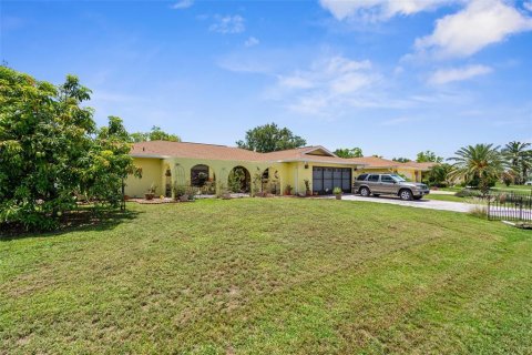 House in Punta Gorda, Florida 3 bedrooms, 165.92 sq.m. № 1812912 - photo 5