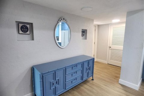 Condo in Longboat Key, Florida, 2 bedrooms  № 2375809 - photo 13