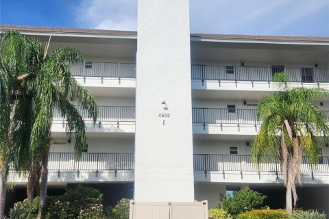 Condo in Longboat Key, Florida, 2 bedrooms  № 2375809 - photo 27