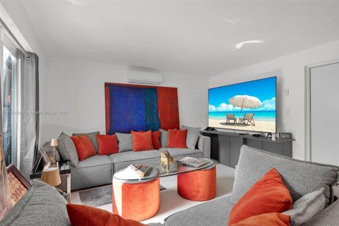 House in Key Largo, Florida 1 bedroom, 44.59 sq.m. № 1867706 - photo 2