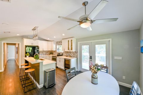 Casa en venta en Brandon, Florida, 4 dormitorios, 176.7 m2 № 1347098 - foto 11