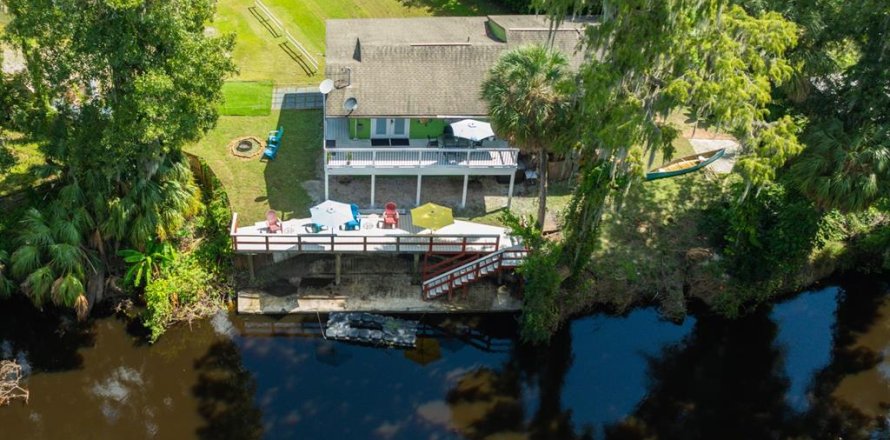 Casa en Brandon, Florida 4 dormitorios, 176.7 m2 № 1347098
