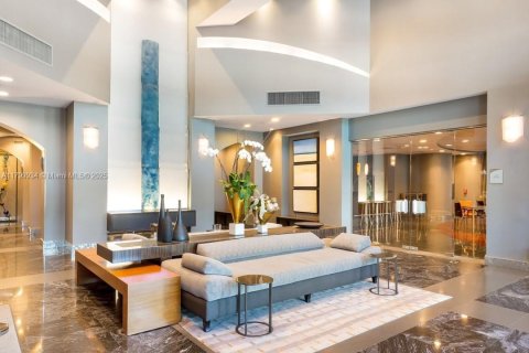 Condo in Surfside, Florida, 2 bedrooms  № 1865703 - photo 23