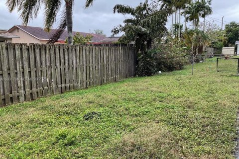 Casa en alquiler en Sunrise, Florida, 3 dormitorios, 132.11 m2 № 1990095 - foto 9