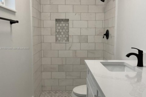 Casa en alquiler en Sunrise, Florida, 3 dormitorios, 132.11 m2 № 1990095 - foto 6