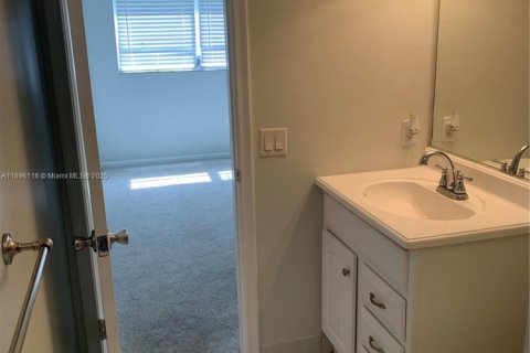 Copropriété à vendre à Boca Raton, Floride: 2 chambres, 87.14 m2 № 1947776 - photo 11