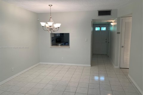 Copropriété à vendre à Boca Raton, Floride: 2 chambres, 87.14 m2 № 1947776 - photo 4