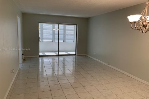 Copropriété à vendre à Boca Raton, Floride: 2 chambres, 87.14 m2 № 1947776 - photo 3