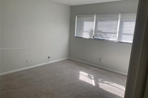 Copropriété à vendre à Boca Raton, Floride: 2 chambres, 87.14 m2 № 1947776 - photo 17