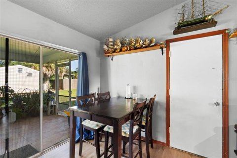 House in Oak Hill, Florida 2 bedrooms, 107.02 sq.m. № 1883921 - photo 9