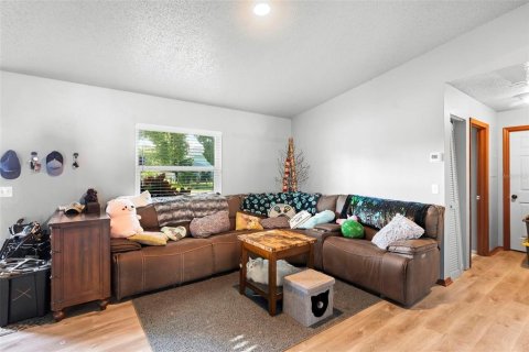 House in Oak Hill, Florida 2 bedrooms, 107.02 sq.m. № 1883921 - photo 5