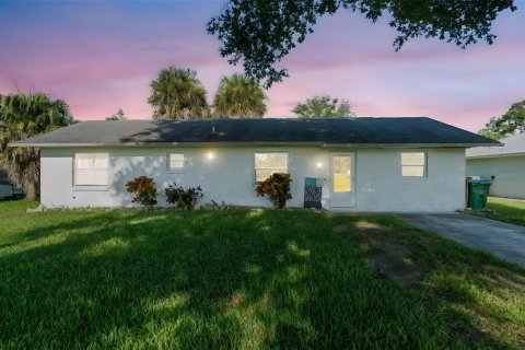House in Oak Hill, Florida 2 bedrooms, 107.02 sq.m. № 1883921 - photo 16
