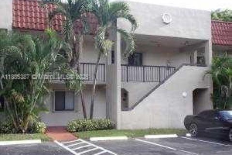 Condo in Boca Raton, Florida, 2 bedrooms  № 1818296 - photo 1
