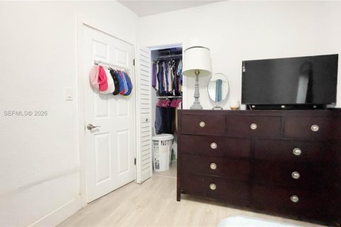 House in Miami, Florida 2 bedrooms, 57.97 sq.m. № 2030711 - photo 18