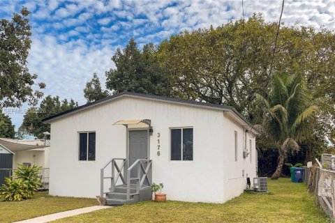House in Miami, Florida 2 bedrooms, 57.97 sq.m. № 2030711