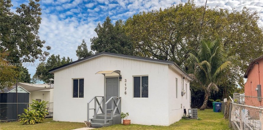 House in Miami, Florida 2 bedrooms, 57.97 sq.m. № 2030711