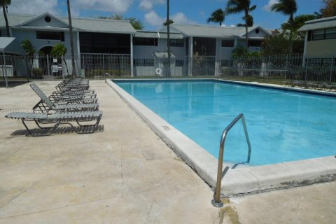 Condo in Miami, Florida, 2 bedrooms  № 1842599 - photo 21