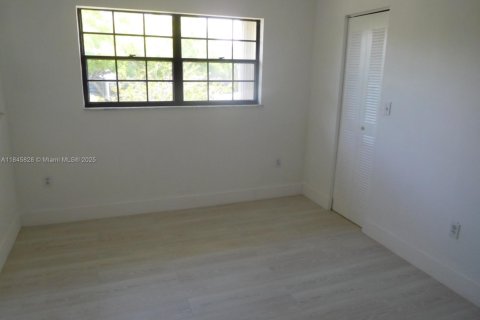 Condo in Miami, Florida, 2 bedrooms  № 1842599 - photo 12