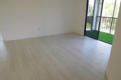 Condo in Miami, Florida, 2 bedrooms  № 1842599 - photo 10