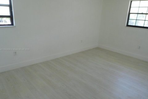Condo in Miami, Florida, 2 bedrooms  № 1842599 - photo 14