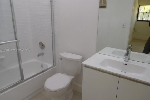 Condo in Miami, Florida, 2 bedrooms  № 1842599 - photo 17