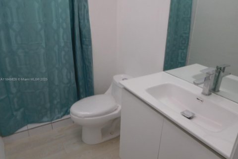 Condo in Miami, Florida, 2 bedrooms  № 1842599 - photo 7