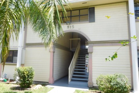 Condo in Miami, Florida, 2 bedrooms  № 1842599 - photo 3