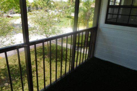 Condo in Miami, Florida, 2 bedrooms  № 1842599 - photo 19