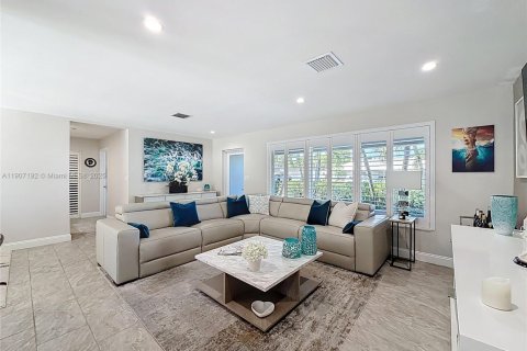 House in Oakland Park, Florida 2 bedrooms, 121.05 sq.m. № 1964246 - photo 11