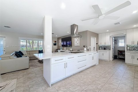 House in Oakland Park, Florida 2 bedrooms, 121.05 sq.m. № 1964246 - photo 19