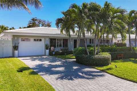 House in Oakland Park, Florida 2 bedrooms, 121.05 sq.m. № 1964246 - photo 4