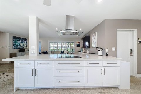 House in Oakland Park, Florida 2 bedrooms, 121.05 sq.m. № 1964246 - photo 20